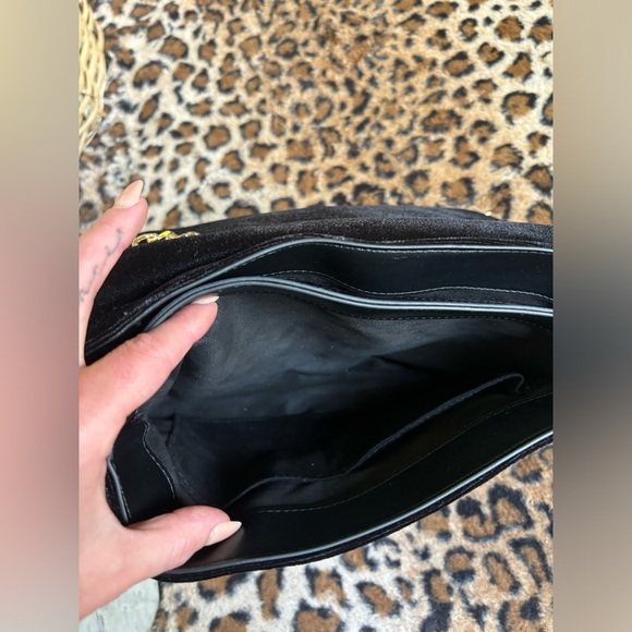 Steve Madden Black Velvet Bag with Gold Chain - Picture 4 of 9